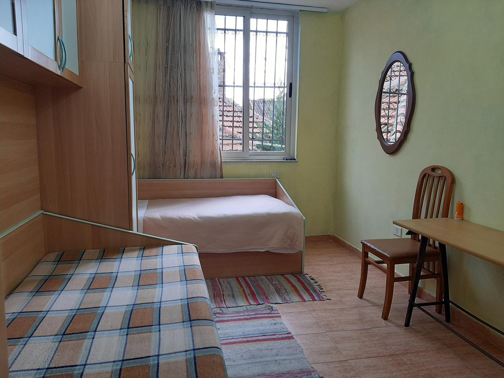Enki'S Guesthouse Tirana Exterior foto